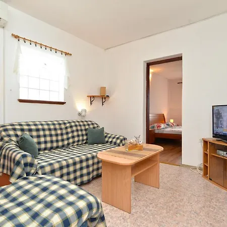 Apartment Family Friendly With A Swimming Pool - 19595 Fazana