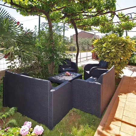 Daire Family-friendly With Swimming Pool - 19595 Fažana